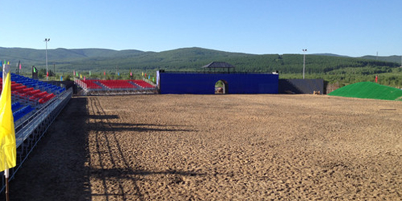 阿爾山國際圣水節綠蛙拼裝看臺帶您縱享“塞外騎兵”