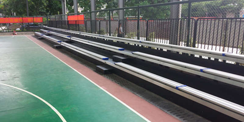 深圳坪山田心社區籃球場看臺安裝完畢