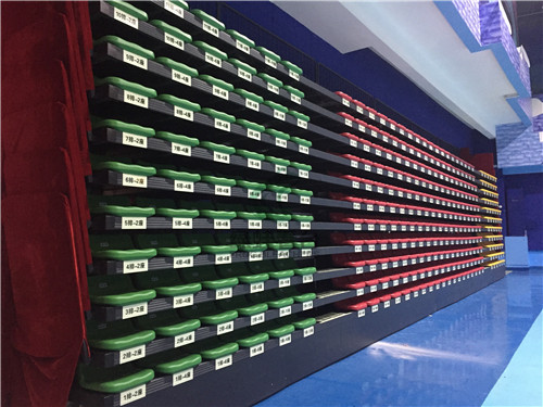 綠蛙看臺(tái)跳進(jìn)了亞特蘭親子酒店的BIBI歡樂城堡